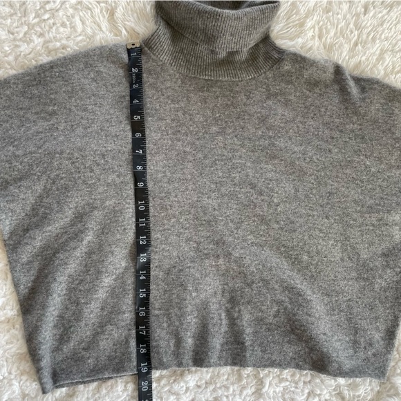 Madewell | Cashmere Grey Turtleneck Sweater, Like New, size Large - Picture 10 of 11